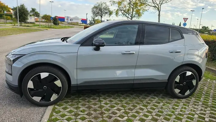 Volvo Ex30 2024 photo 4