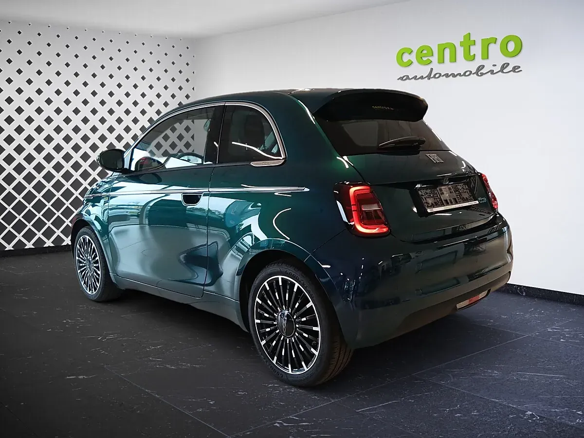 Fiat 500E photo 3