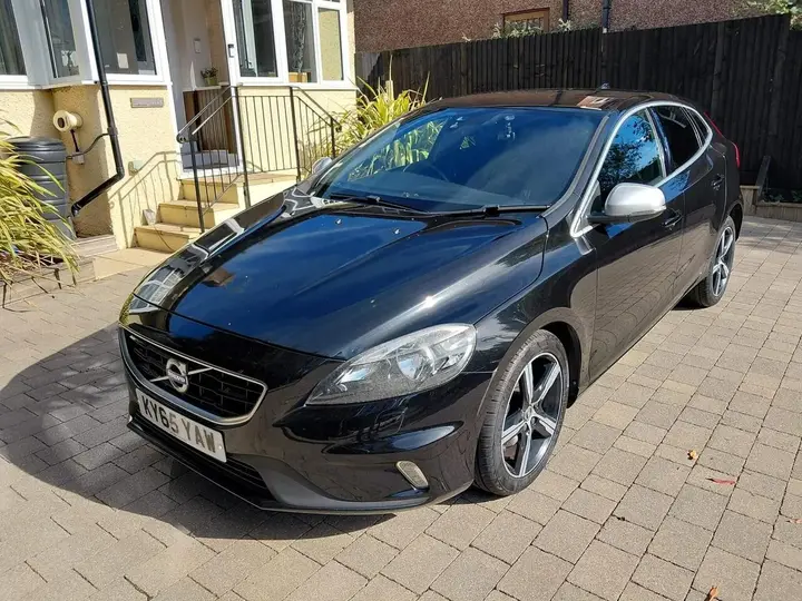 Volvo V40 2015 photo 2