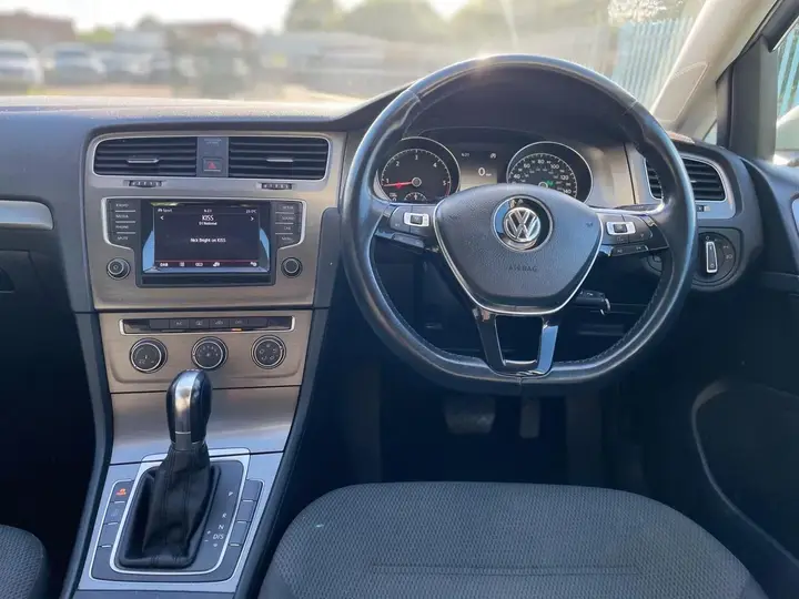 Volkswagen Golf 2013 photo 2