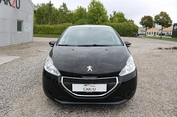 Peugeot 208 2015 photo 2