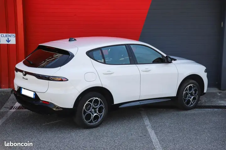 Alfa Romeo Tonale 2025 photo 3