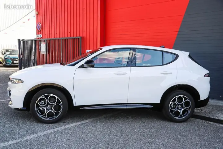 Alfa Romeo Tonale 2025 photo 5