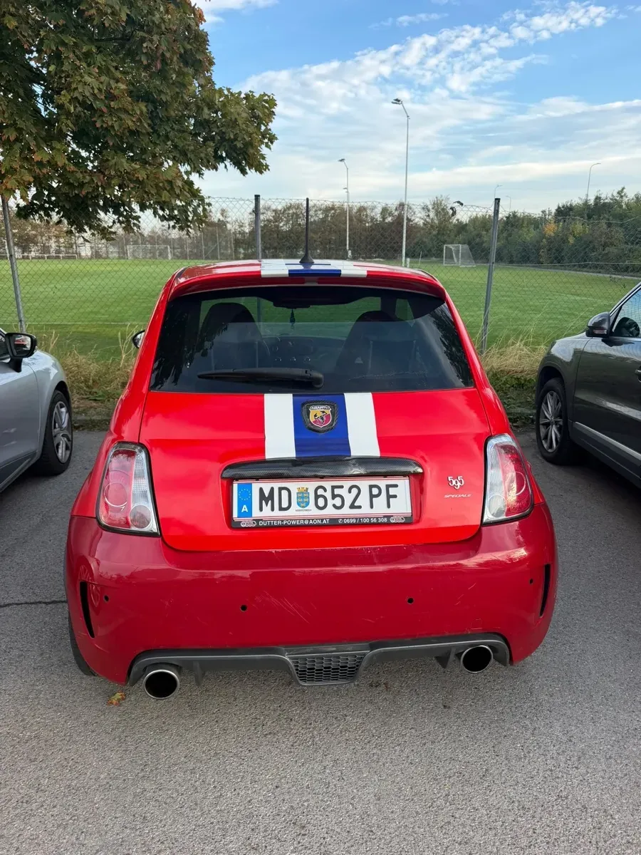 Abarth 500 2012 photo 2