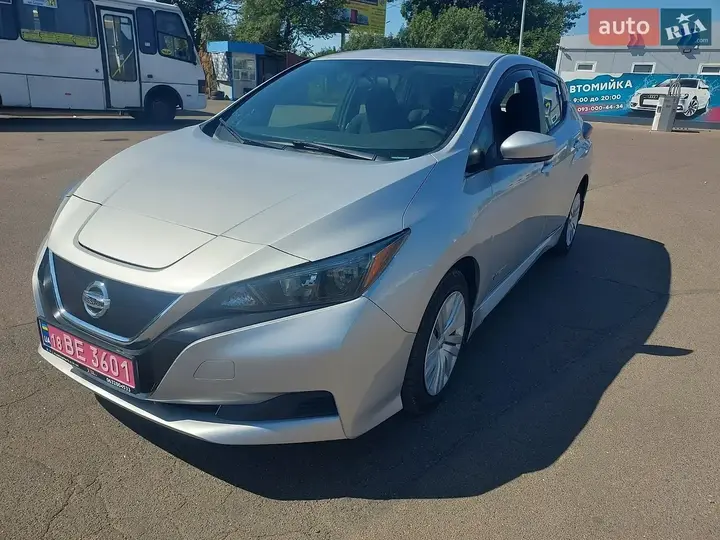 Nissan Leaf 2018 photo 2