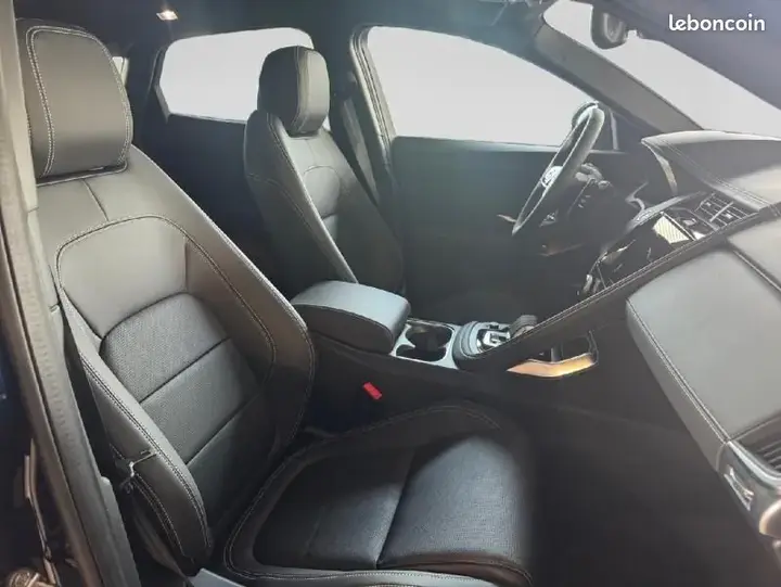 Jaguar E-Pace 2024 photo 5