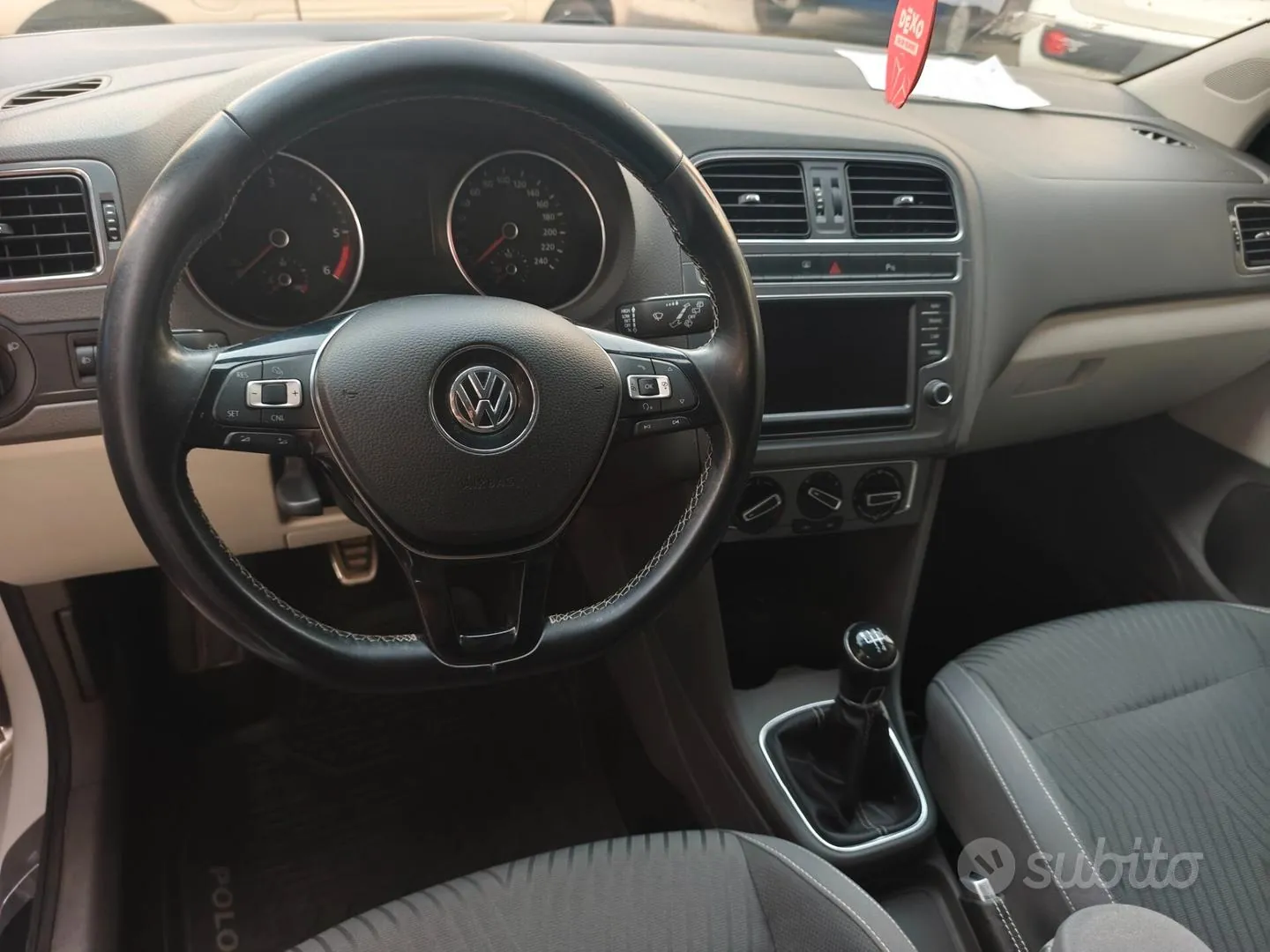 Volkswagen Polo 2015 photo 5