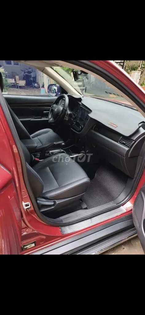 Mitsubishi Outlander 2019 photo 2
