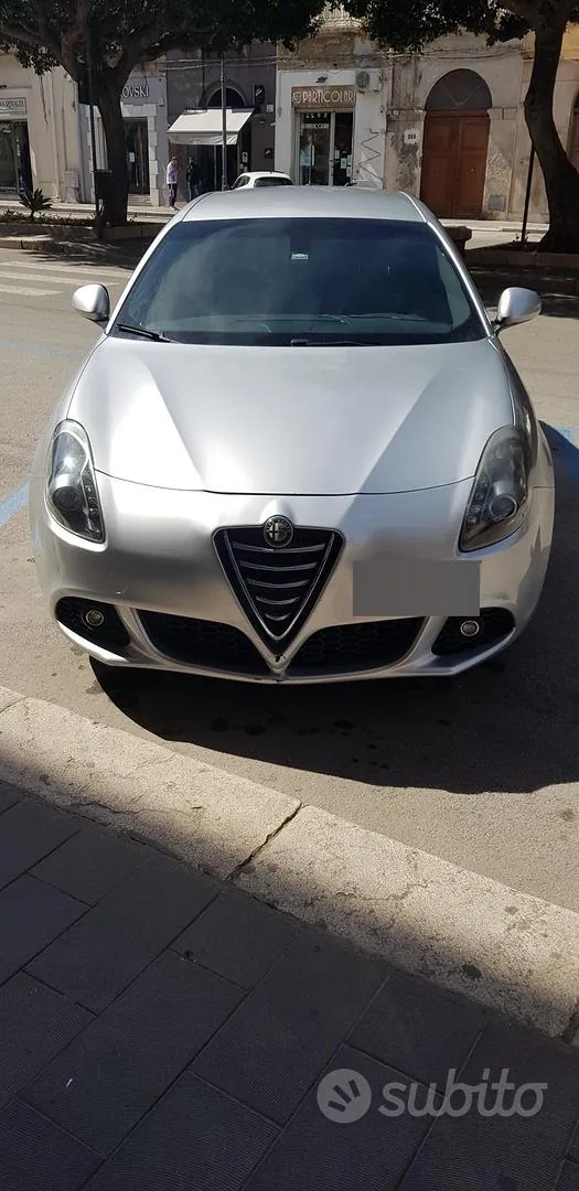 Alfa Romeo Giulietta 2011 photo 2