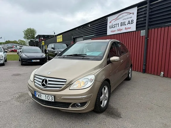 Mercedes-Benz B200