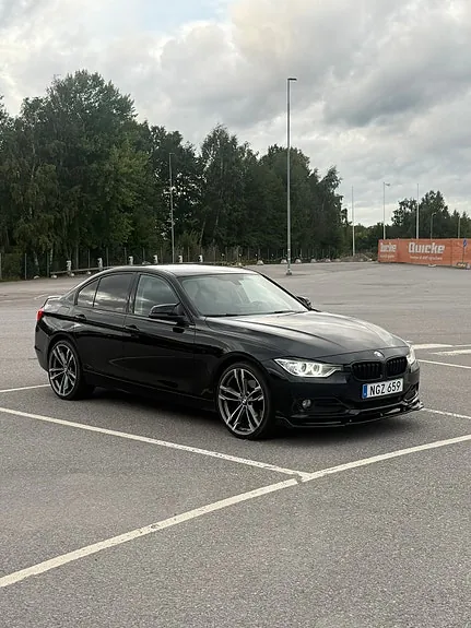 BMW 328I