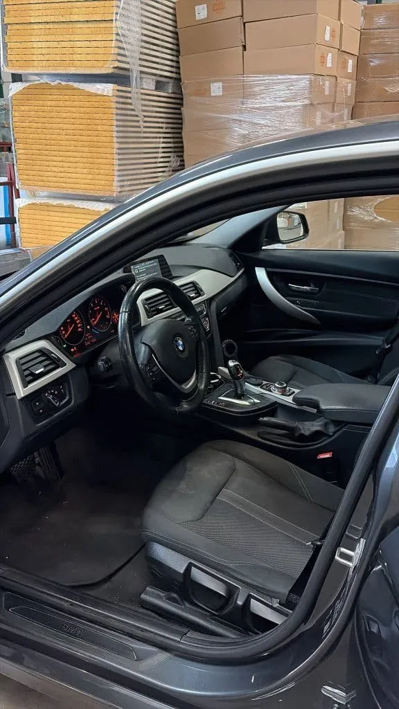 BMW 3 Series 2016 photo 3