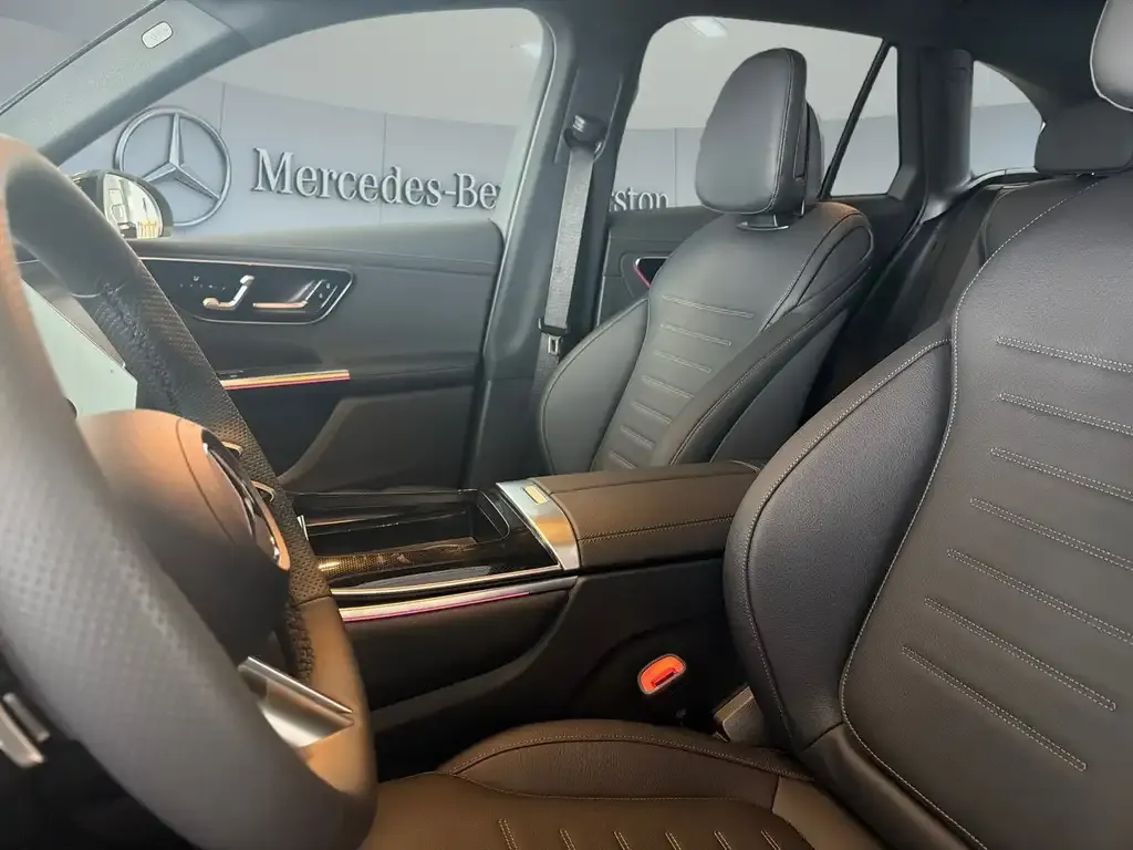 Mercedes-Benz Glc 300 2026 photo 4