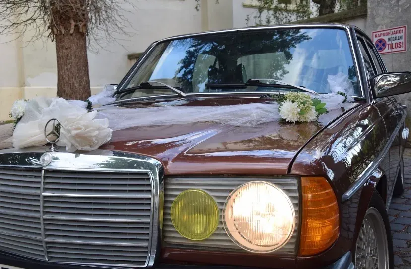 Mercedes-Benz E-Class 1978 photo 3