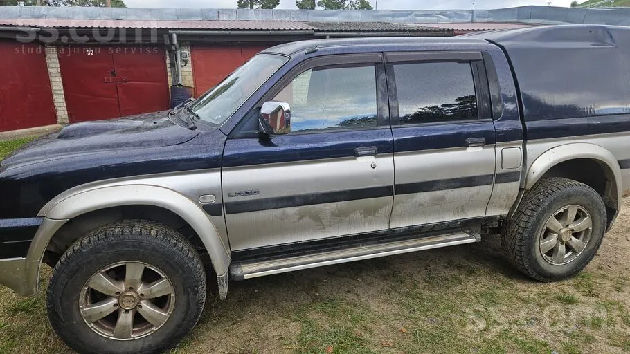 Mitsubishi L 200 2005 photo 3