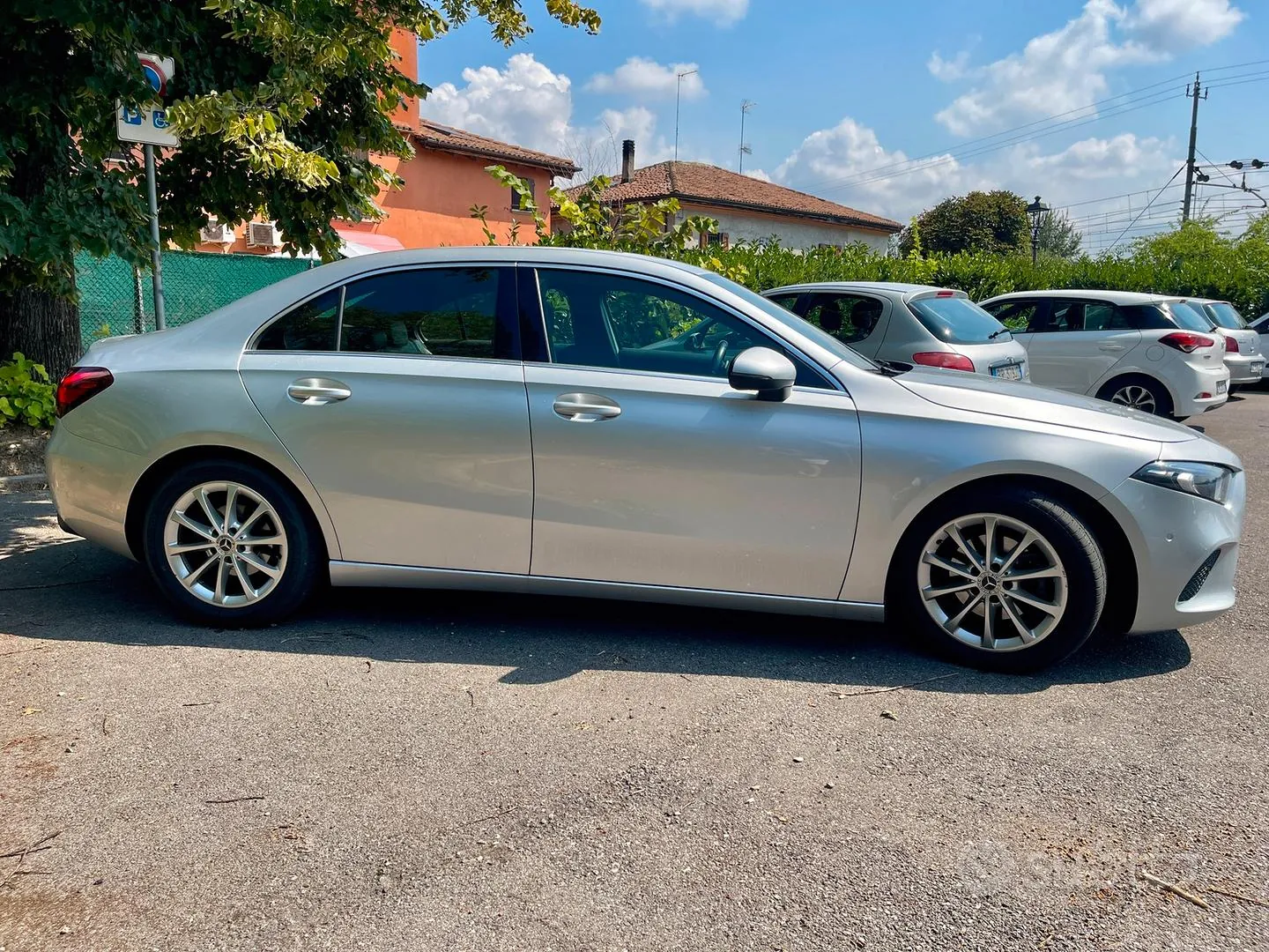 Mercedes-Benz A180D 2020 photo 4