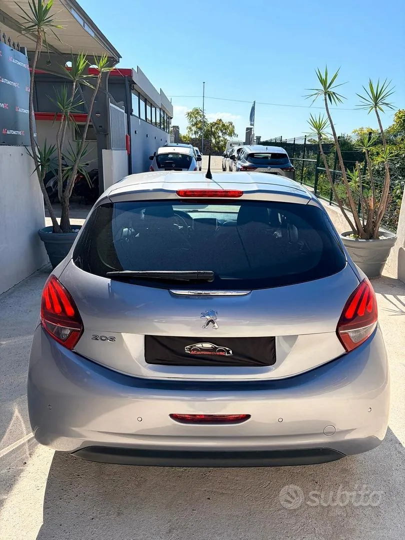 Peugeot 208 2019 photo 4