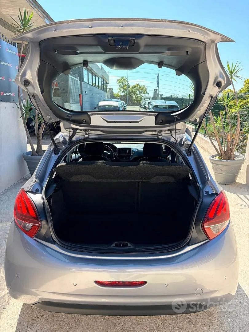 Peugeot 208 2019 photo 5