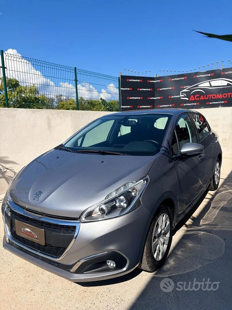 Peugeot 208 2019 photo 2