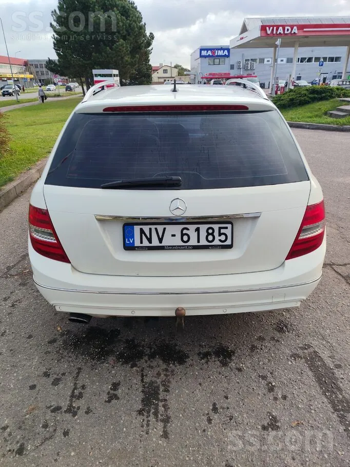 Mercedes-Benz C250 2011 photo 4