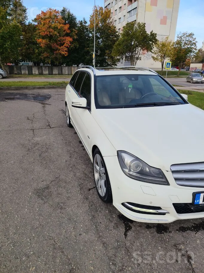 Mercedes-Benz C250 2011 photo 3