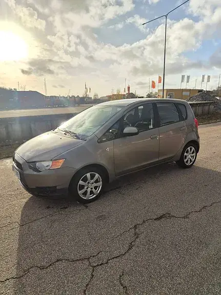 Mitsubishi Colt 2009 photo 2