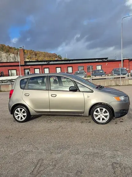 Mitsubishi Colt 2009 photo 3