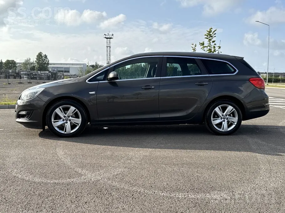 Opel Astra 2013 photo 5