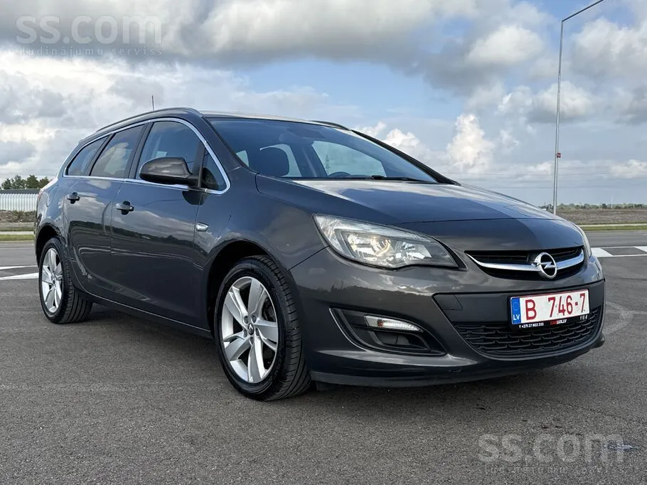 Opel Astra 2013 photo 3