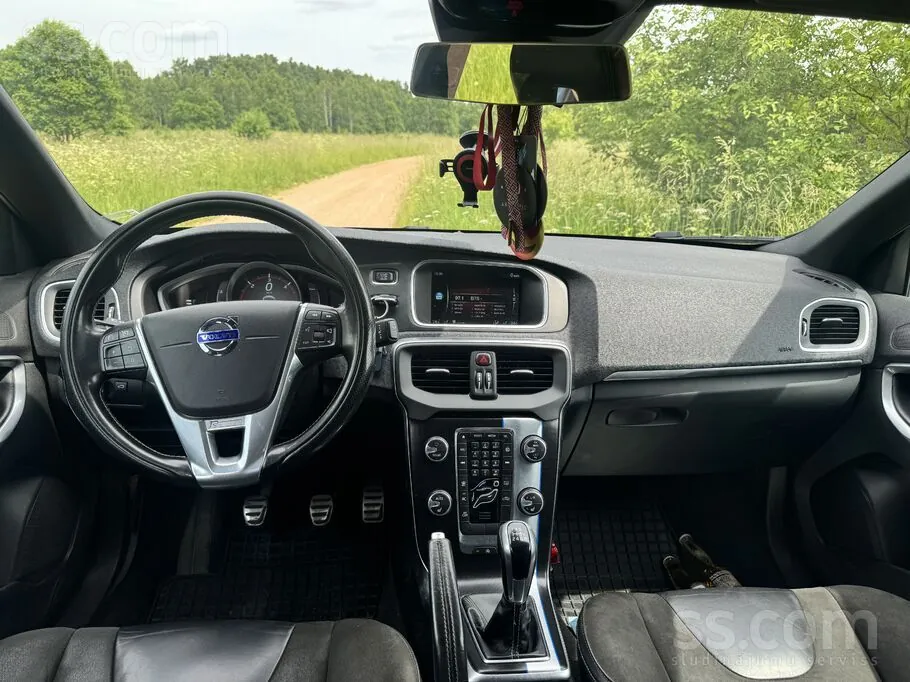 Volvo V40 2015 photo 3