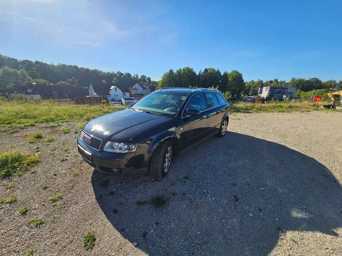 Audi A4 2003 photo 2