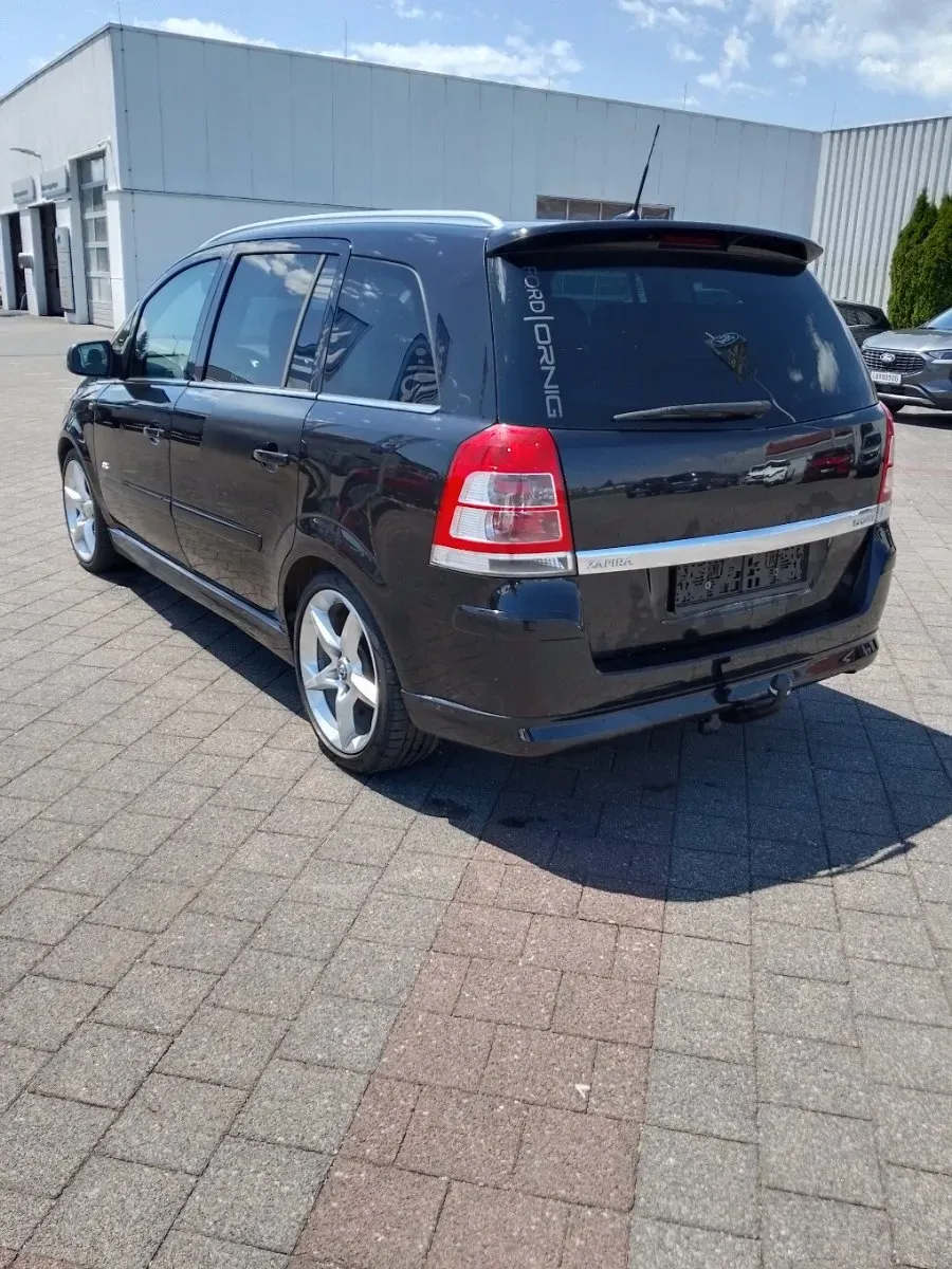 Opel Zafira 2010 photo 3