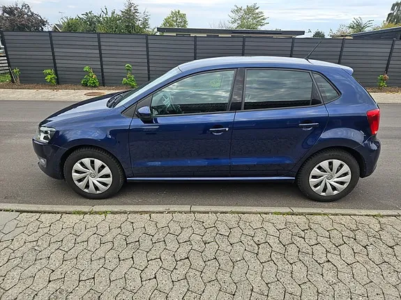 Volkswagen Polo 2011 photo 2