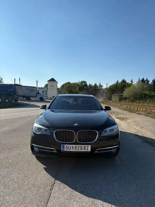 BMW 7 Series 2013 photo 3