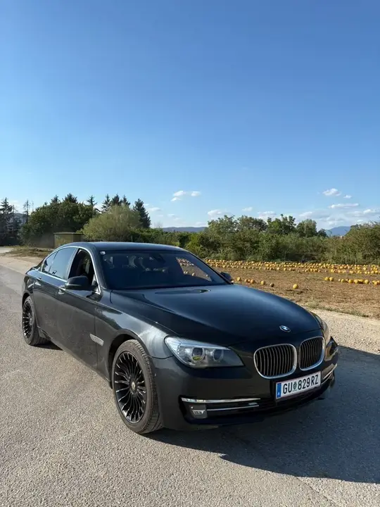 BMW 7 Series 2013 photo 2