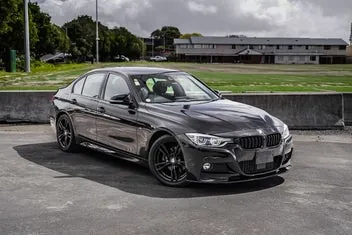 BMW 320I 2016 photo 2