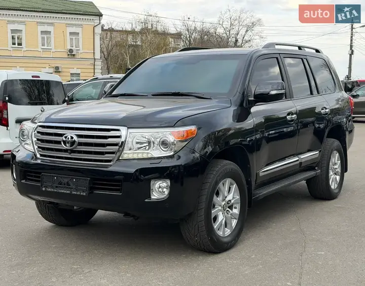 Toyota Land Cruiser 2012 photo 2