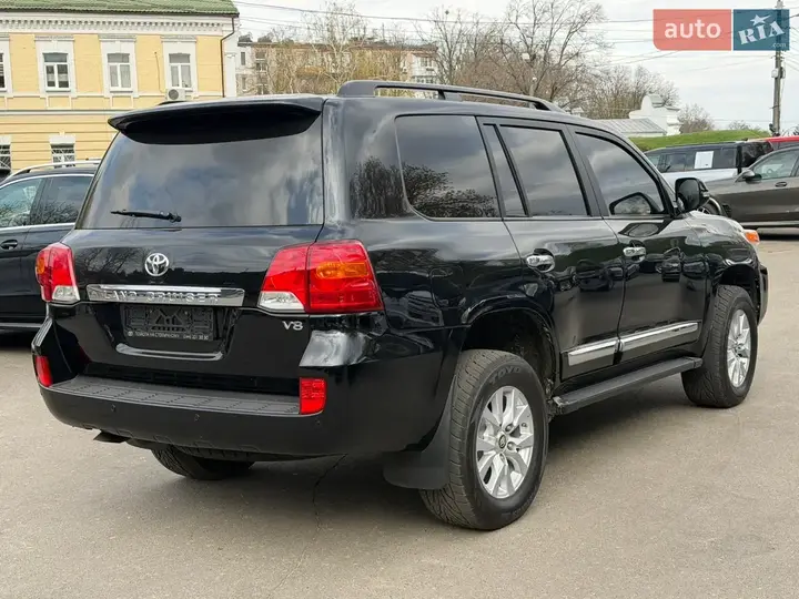 Toyota Land Cruiser 2012 photo 3