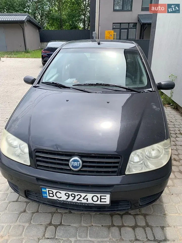 Fiat Punto 2004 photo 2