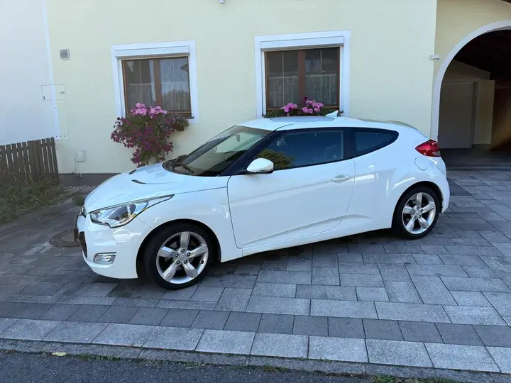 Hyundai Veloster