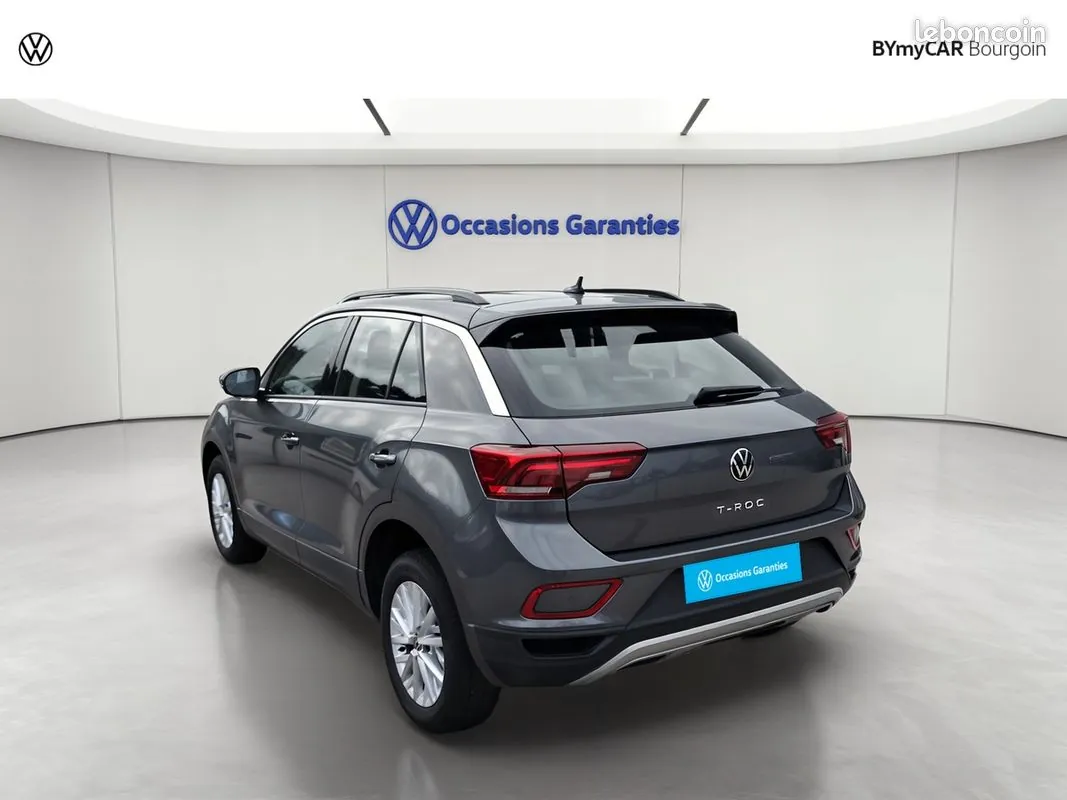 Volkswagen T-Roc 2023 photo 3