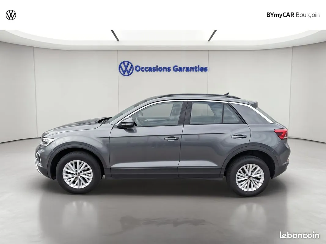 Volkswagen T-Roc 2023 photo 2