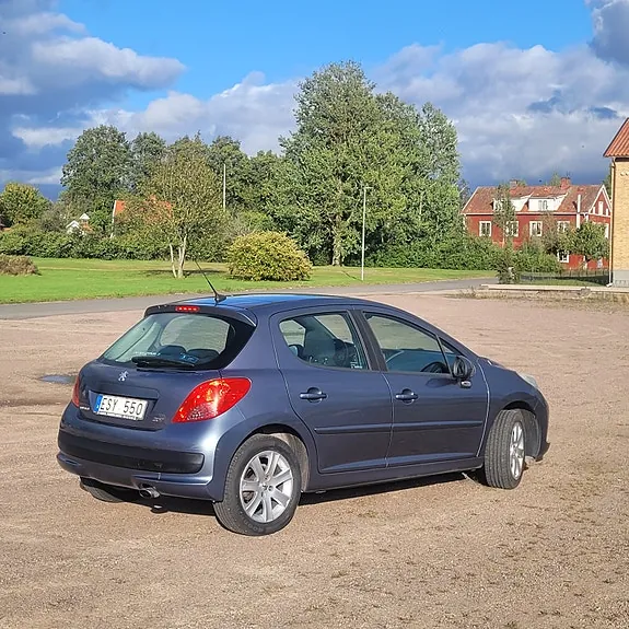Peugeot 207 2008 photo 3