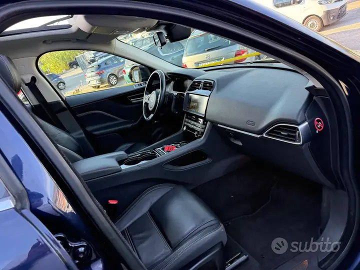 Jaguar F-Pace 2017 photo 3