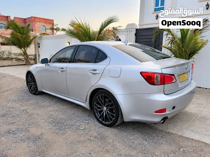 Lexus Is 250 2012 photo 3