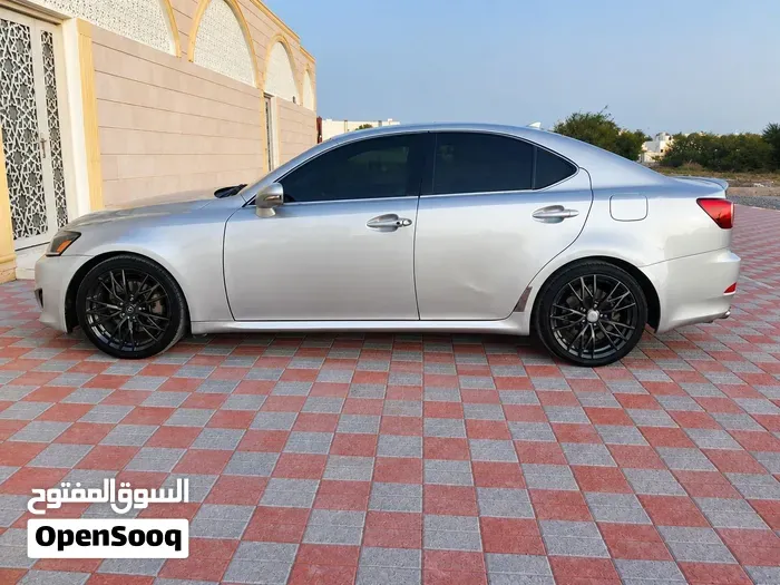 Lexus Is 250 2012 photo 4