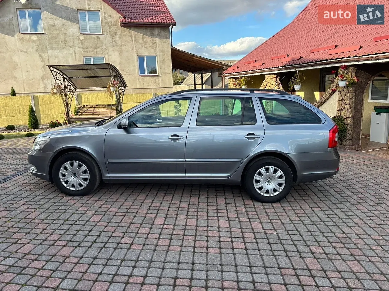Skoda Octavia 2012 photo 4