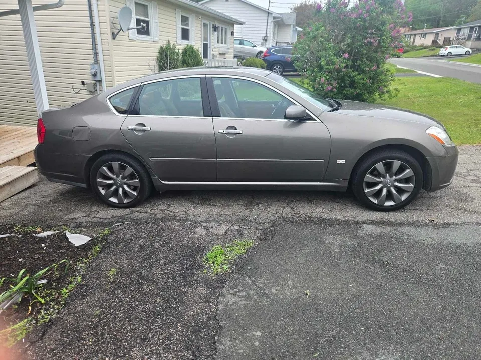 Infiniti M35X 2007 photo 2
