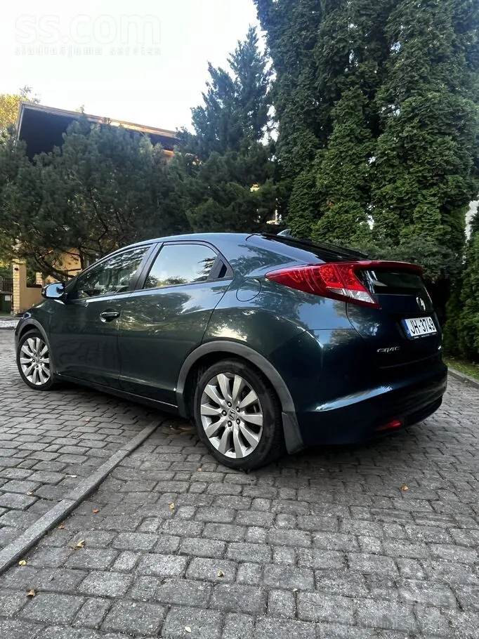 Honda Civic 2013 photo 2