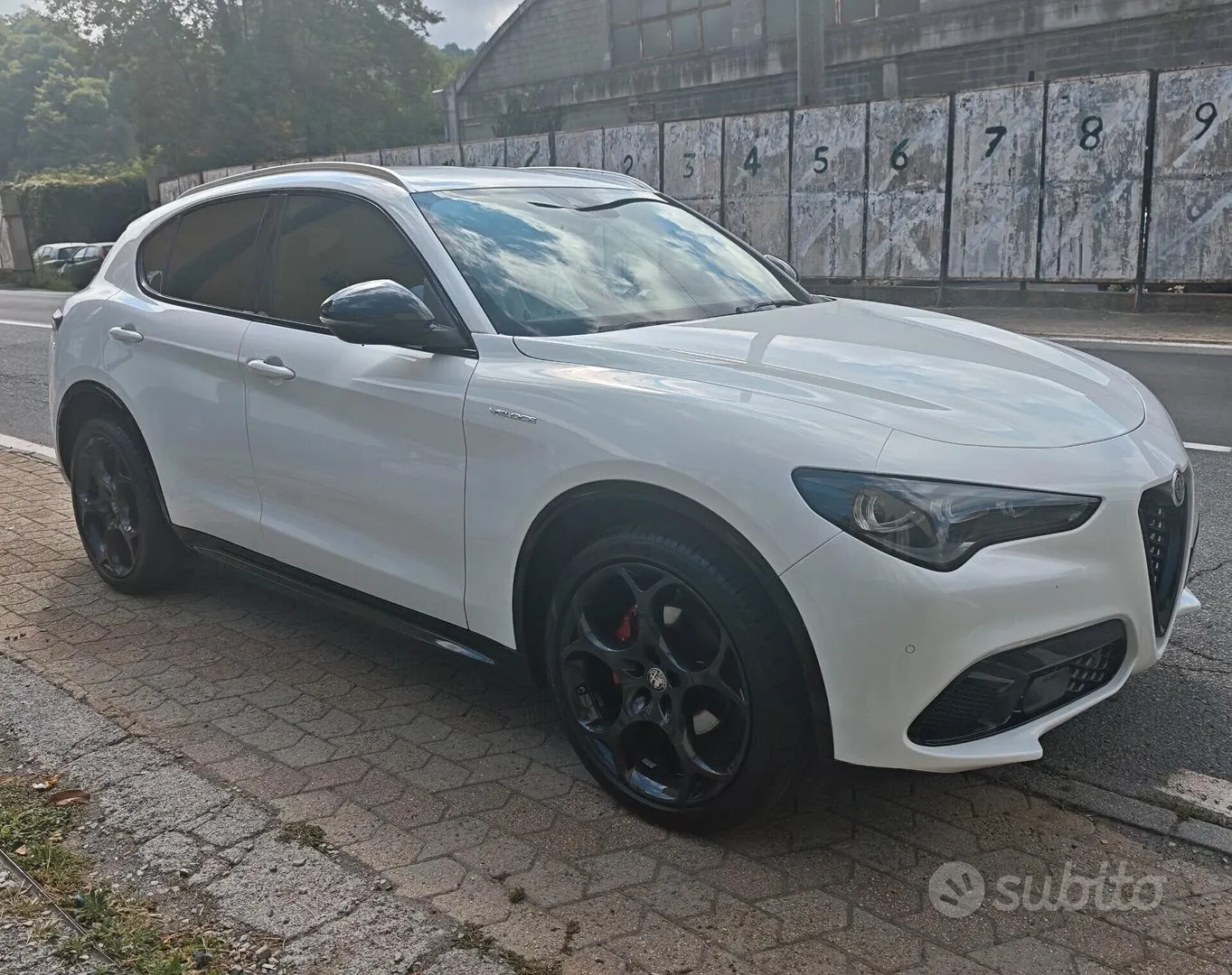 Alfa Romeo Stelvio 2023 photo 2